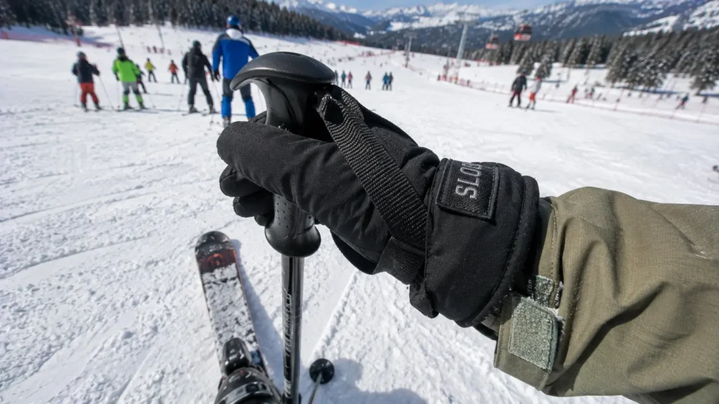 How to correctly hold a ski pole wrist strap